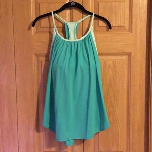 LuLulemon athletic top. (Sz. 10).